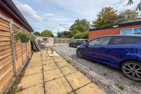 Garden/Parking