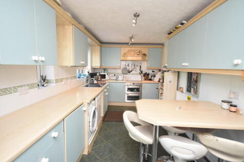 Kitchen/Breakfast...