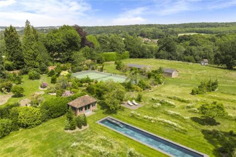 Pool &amp; Gardens