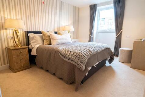 William House, The Moors Berkshire, RG19 4AU photo 3