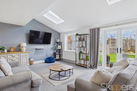 Open plan living/dining/kitchen
