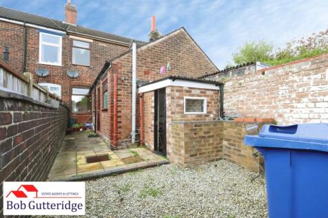 ENCLOSED REAR YARD