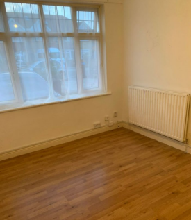 4-bed house on The Grange, Wembley, £3,200/mo