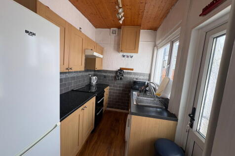 Cameron Street, Barrow-in-furness, LA14 2PY photo 4