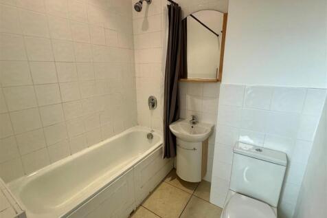 1 Seashore House Bathroom