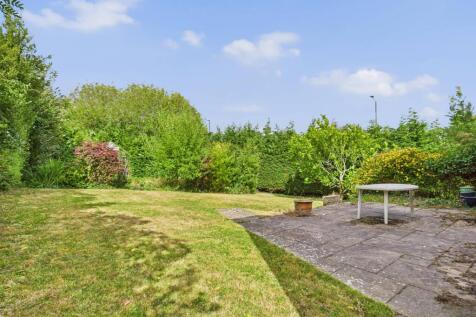 CAM01354G0-PR0548-STILL024