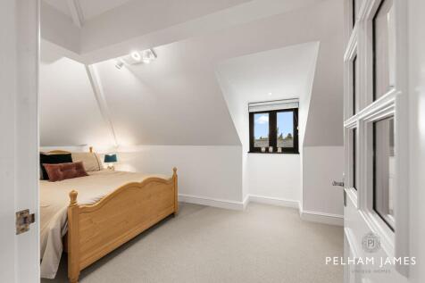 Bedroom Six, Greytrex House, Stamford