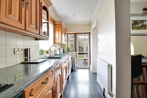 Kitchen 1.jpg