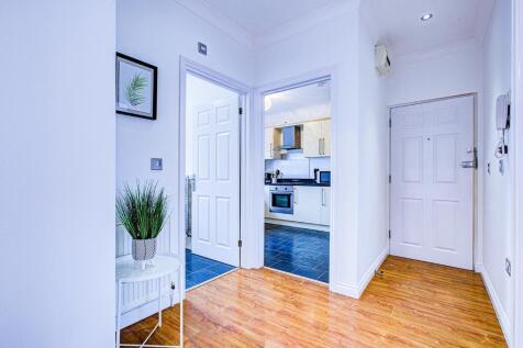 78 Junction Road, London, RM1 3QE photo 4
