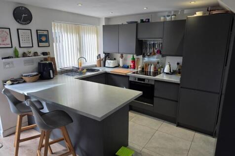 Kitchen - 2.jpg