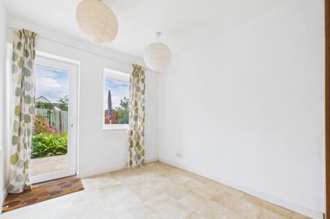 CAM02195G0-PR0086-STILL033 (1)