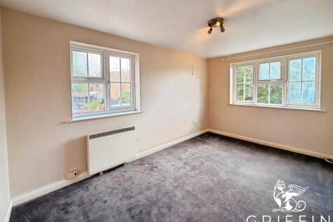 Dudley Close, Chafford Hundred, Grays, RM16 photo 5