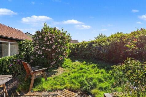 Coudray Road - Garden