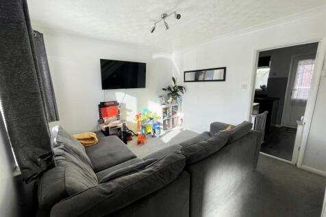 Sycamore Close, Creekmoor photo 3