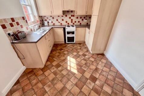 Kitchen2.jpg