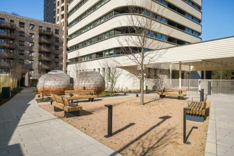 Comm Outdoor Area