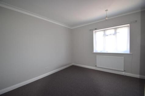 Malford Court, The Drive, E18 photo 5