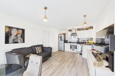Martin Hunt Drive, Stanway photo 3