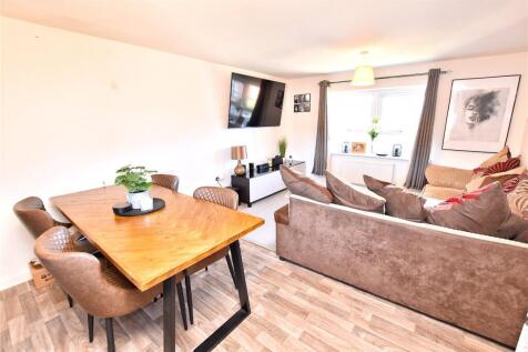 Littleborough, OL16 - property photo