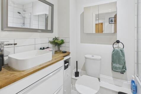 CAM04273G0-PR0232...