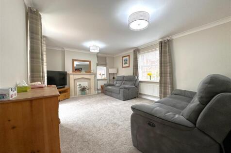 Triple Aspect Living Room 149