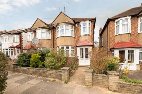 London, N11 - property photo
