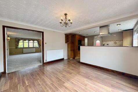 4 Ashfield Road, Compton photo 5