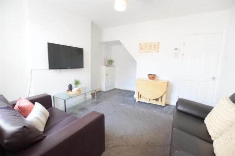 27/28 - Newland Street West - Student House photo 3