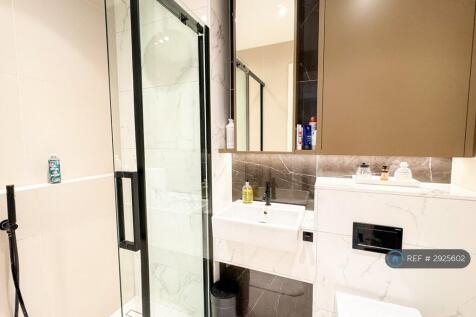 Ensuite Master Bed