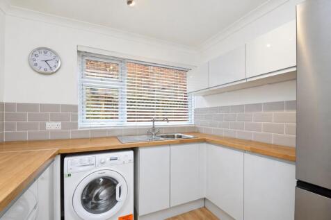 Kitchen2.jpg