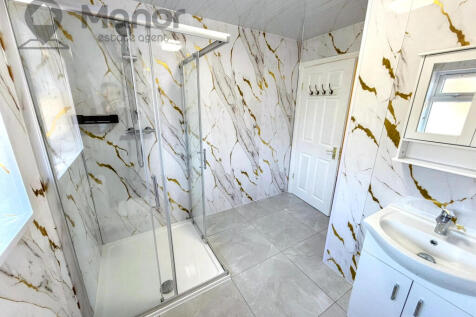 Cardinal Drive, Hainault, IG6 2SJ photo 3