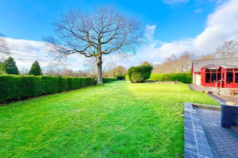 5 bed, 3 bath Detached Bungalow in Glasgow - Photo 27