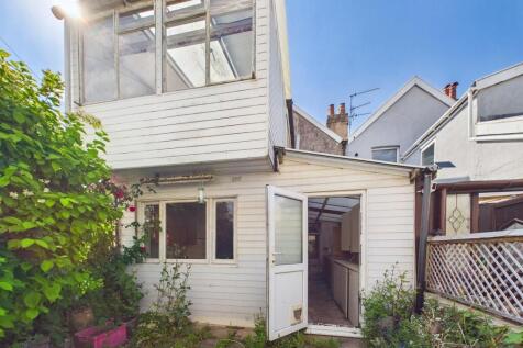 Three bed terrace for Auction, Pill (3).jpg