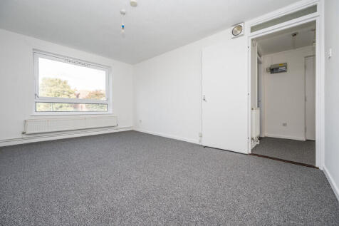 Kensington Court, London Road South photo 3