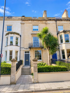 8-bed house on Pembroke Road, Bristol, BS8, £7,080/mo