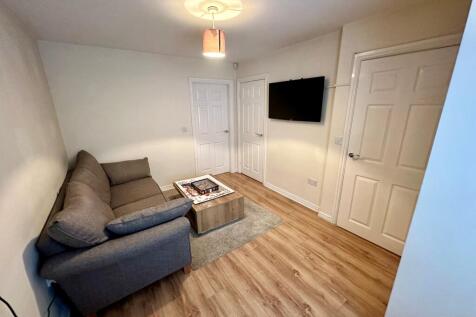Stanks Drive, LS14 photo 4