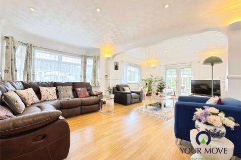 Lounge/Dining