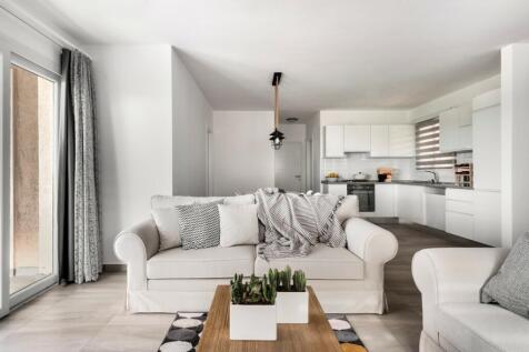 3 bedroom apartment with panoramic Balcony Image 9999