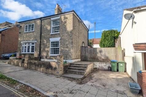 2-bed semi-detached on Rockstone Lane, Southampton, City Of Southampton, £1,550/mo
