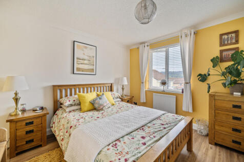 1365820-6-68ee1e1...