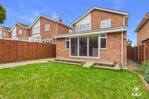 EweMove Estate Agents Basingstoke - Restormel Clos