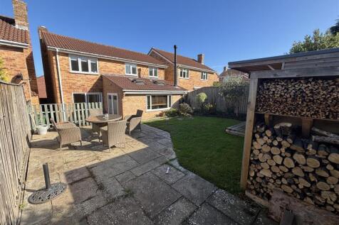 Rear Garden 5.jpeg