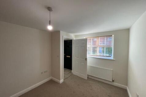 Abrahams Close, MK40 photo 4