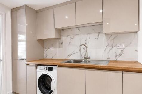 246 Chessington Road, Ewell, Epsom, KT19 9XF photo 4
