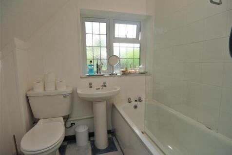 Bathroom.JPG