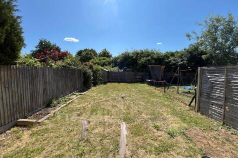 Cressbrook Drive, CB23 photo 3