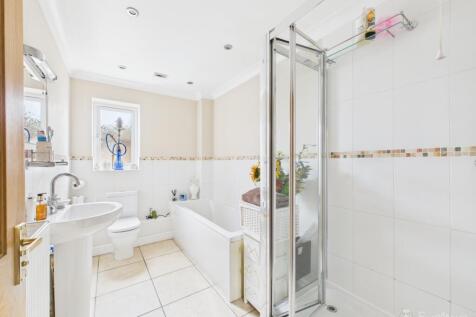 Bathroom- Mark Stephens EweMove Newmarket and Soha