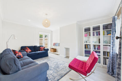 CAM02909G0-PR0460-STILL011