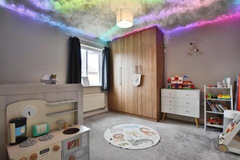 8c2c5628-bed 20lights.JPG