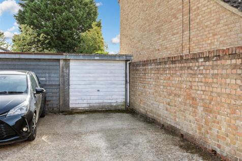 Garage/Parking